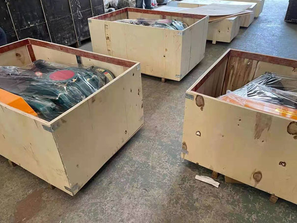 開工啦！發(fā)往佛山XQSSR150羅茨鼓風機 30KW4臺(圖1)